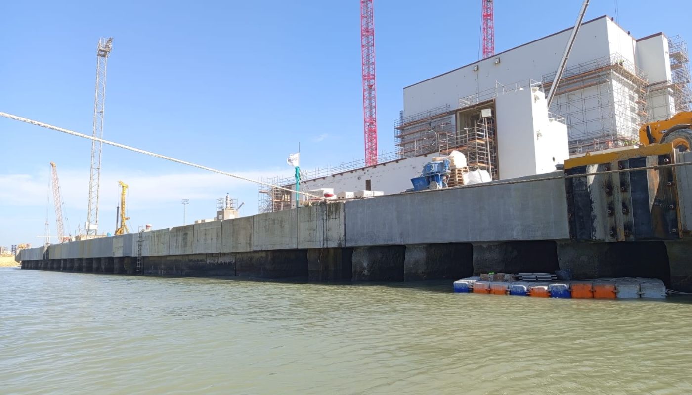 Inicio 17 Reparación estructural de la viga cantil del Muelle Central Offshore de La Cabezuela
